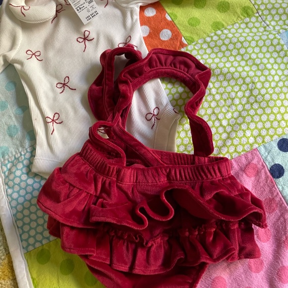 The Children's Place Christmas White and Red Kids Matching Set 6-9 month - Picture 2 of 4